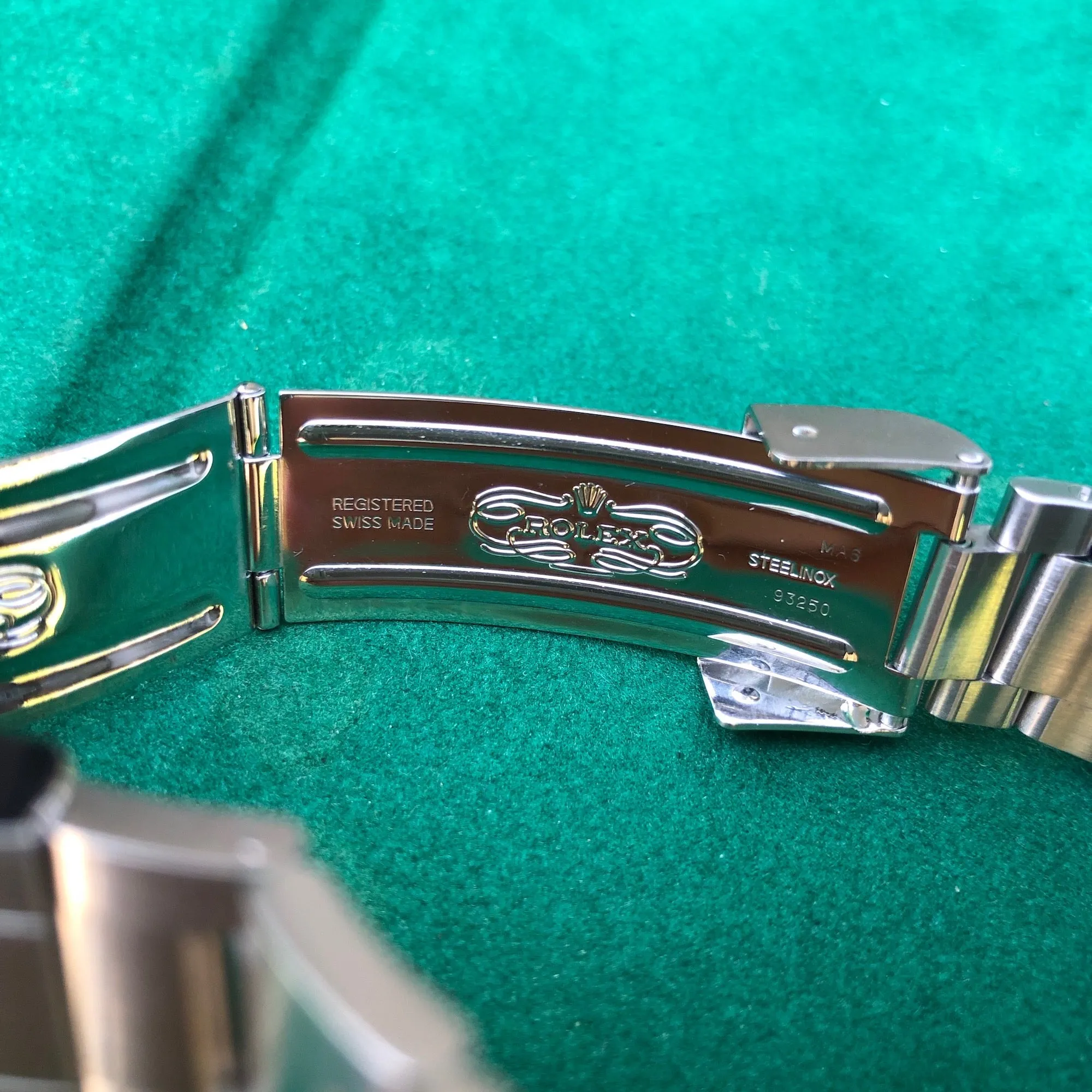 2005 Rolex Submariner Date 16610 Stainless Steel Wristwatch Box Papers