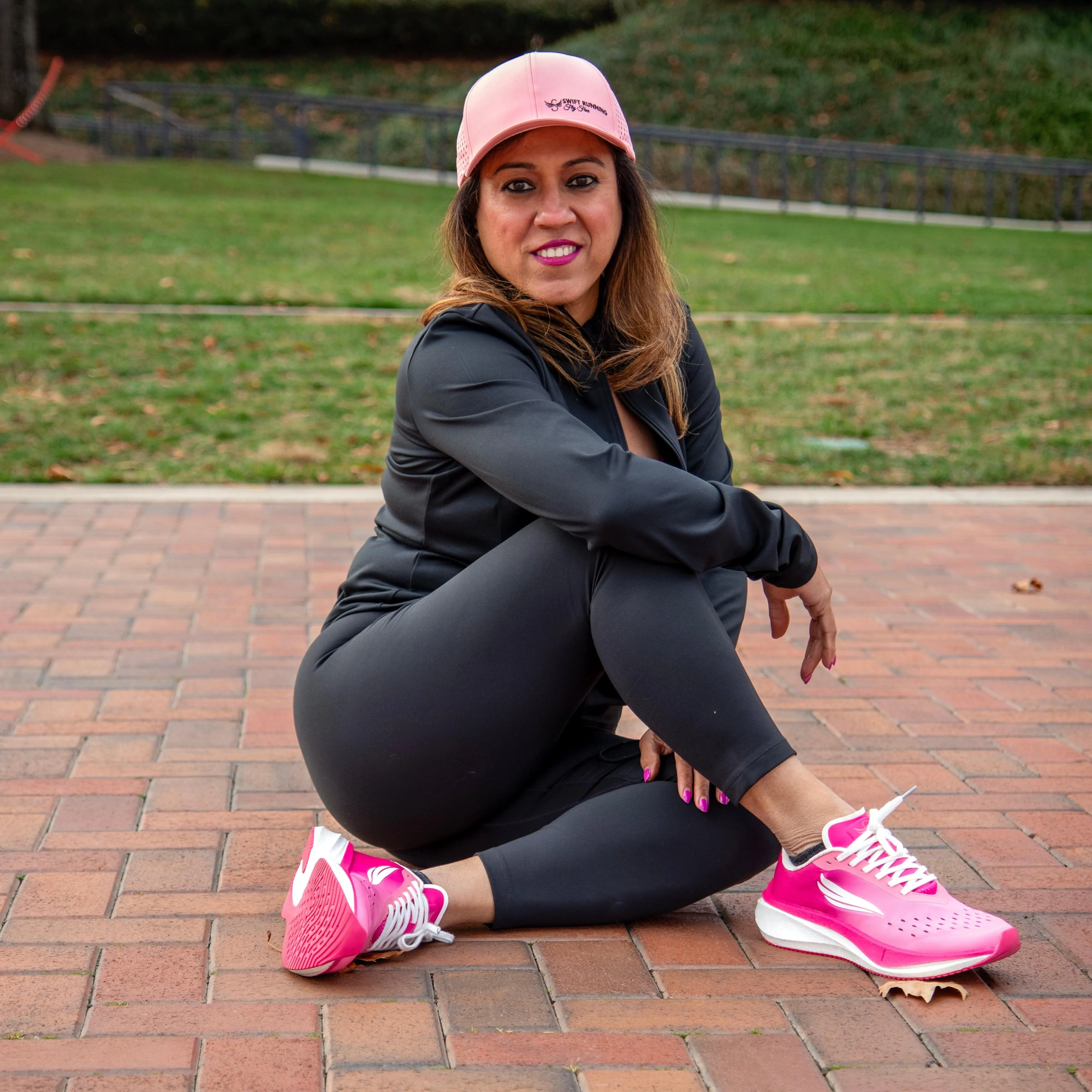 APUS  Women Running Shoe
