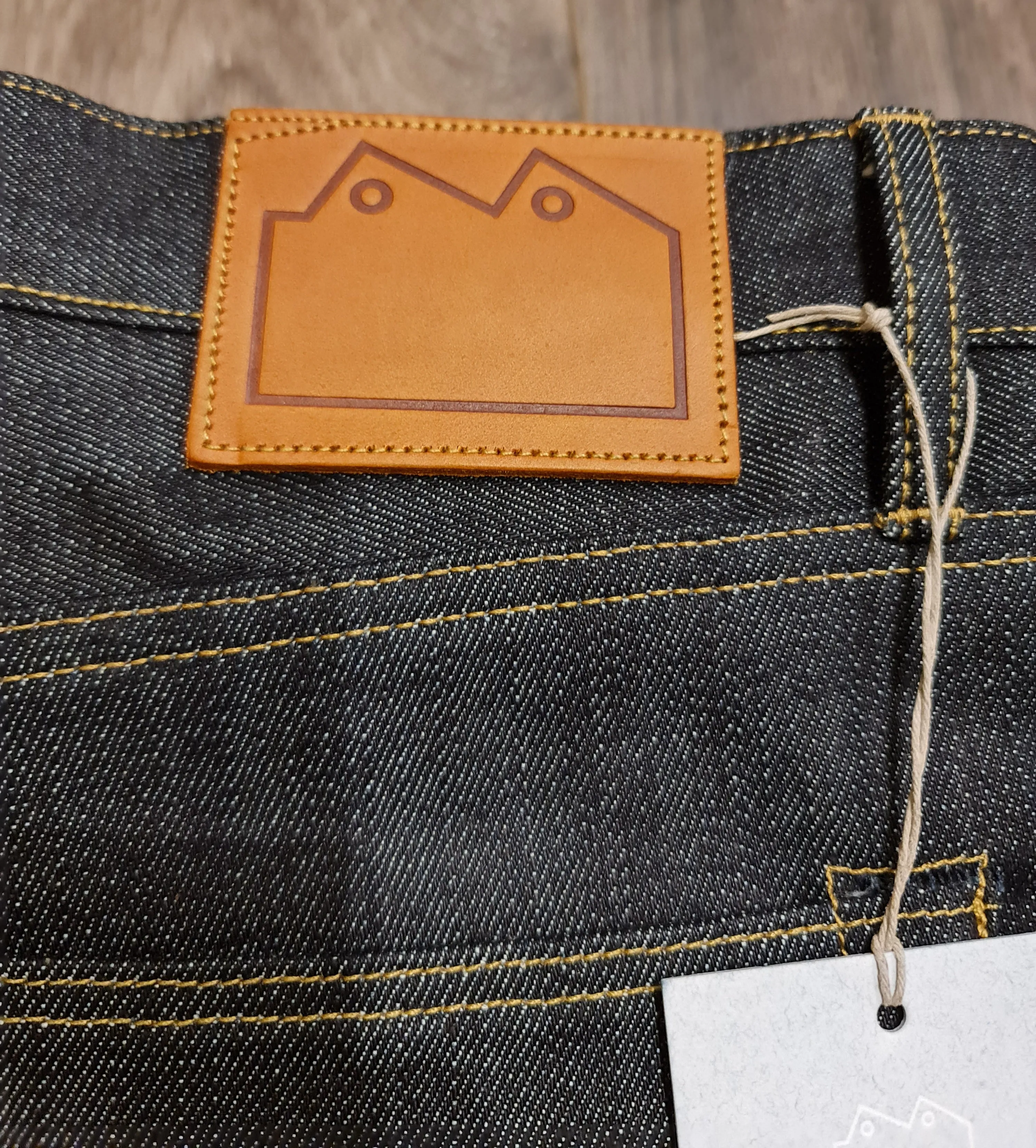 Blackhorse Lane Ateliers E8 SLIM TAPERED INDIGO 14OZ JAPANESE RAW SELVEDGE JEANS