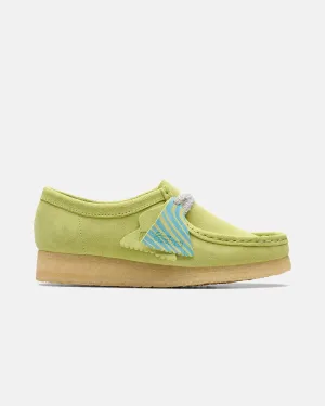 CLARKS ORIGINALS WOMENS WALLABEE SHOES PALE LIME SUEDE