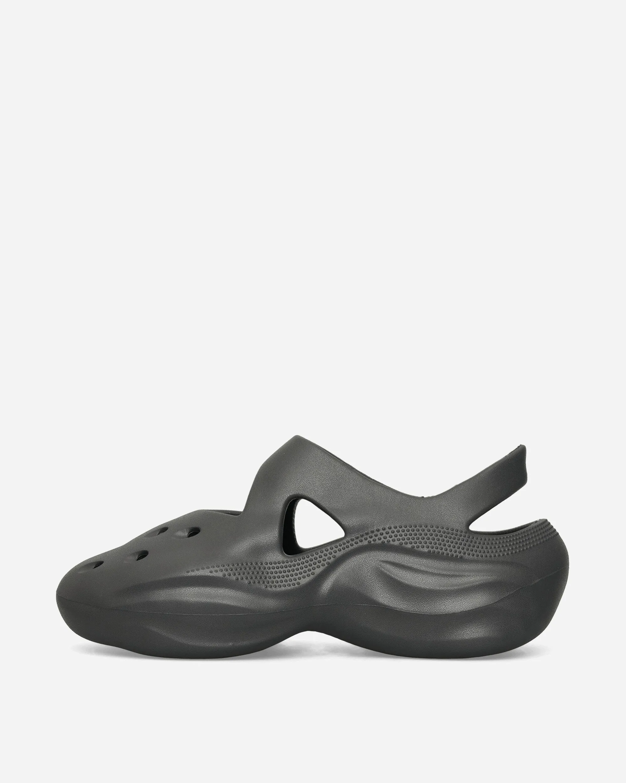Dingyun Zhang Diffuser Clogs Black Sand