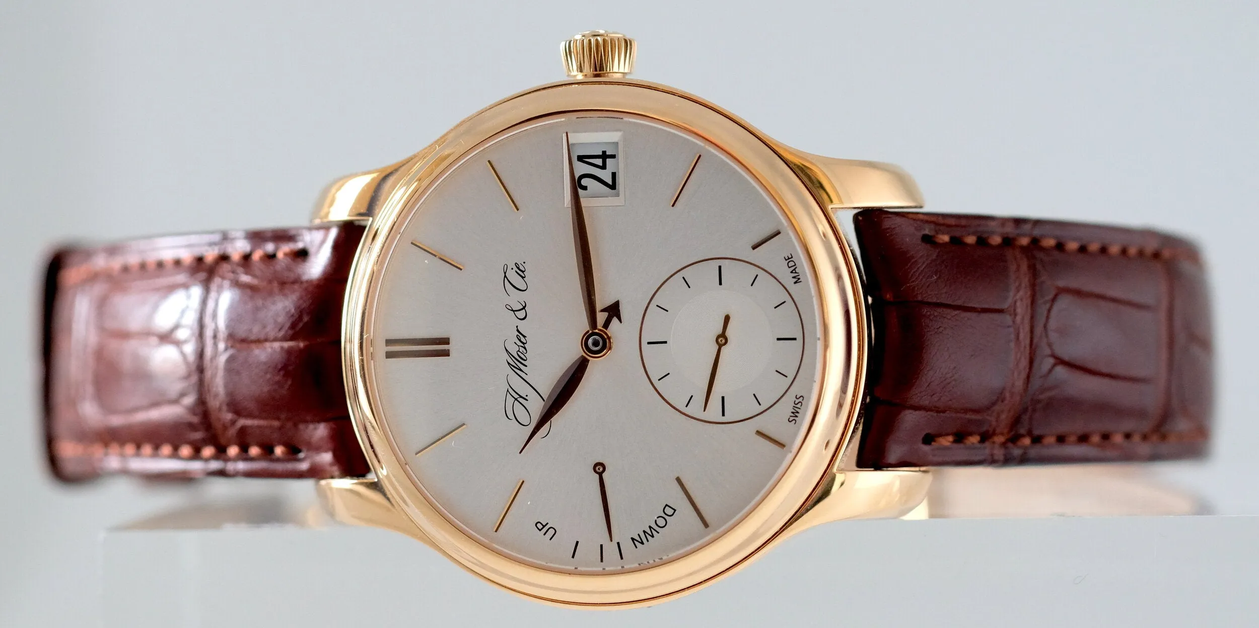 H. Moser & Co. Endeavor Perpetual Calendar in Rose Gold