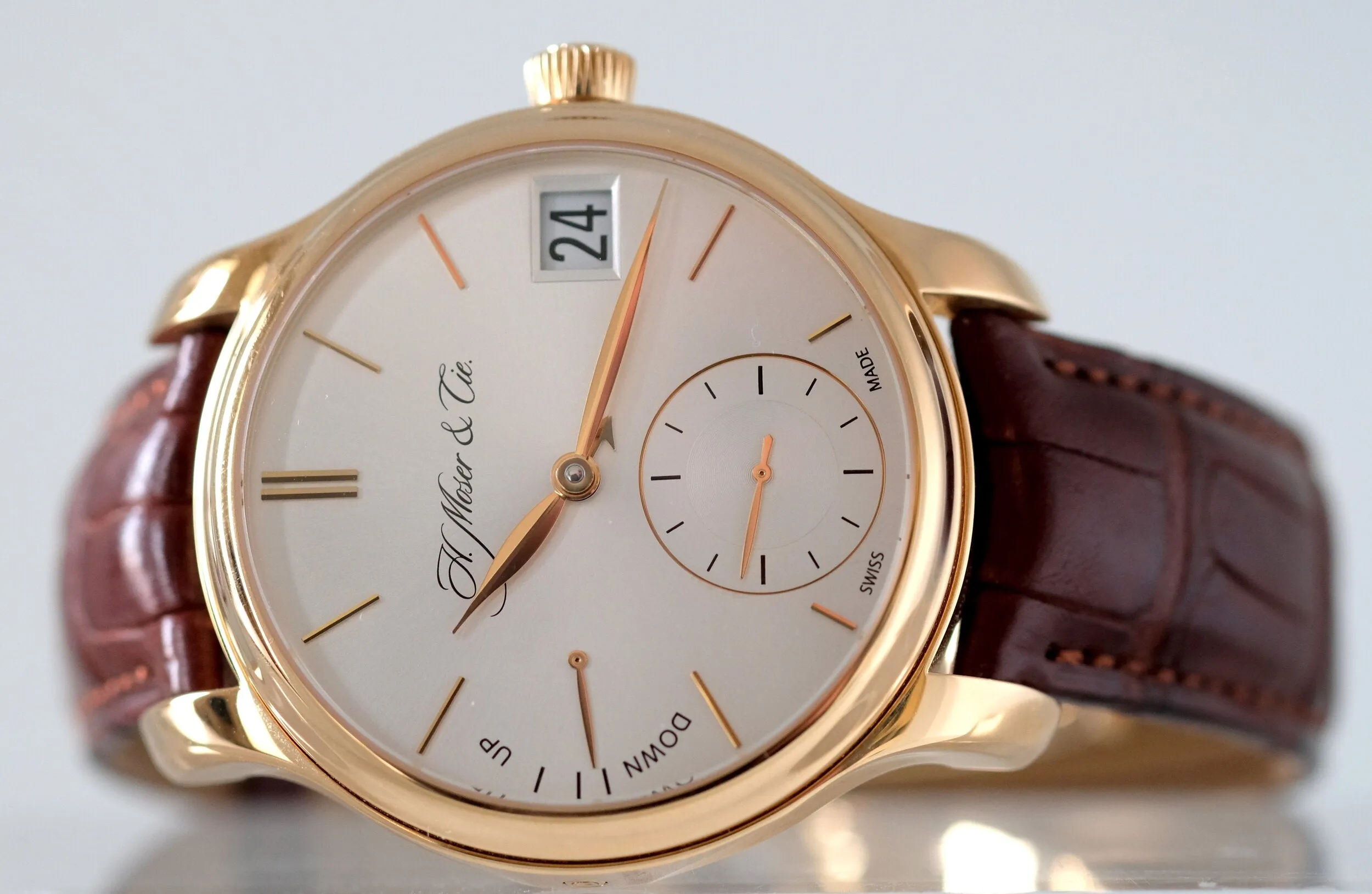 H. Moser & Co. Endeavor Perpetual Calendar in Rose Gold