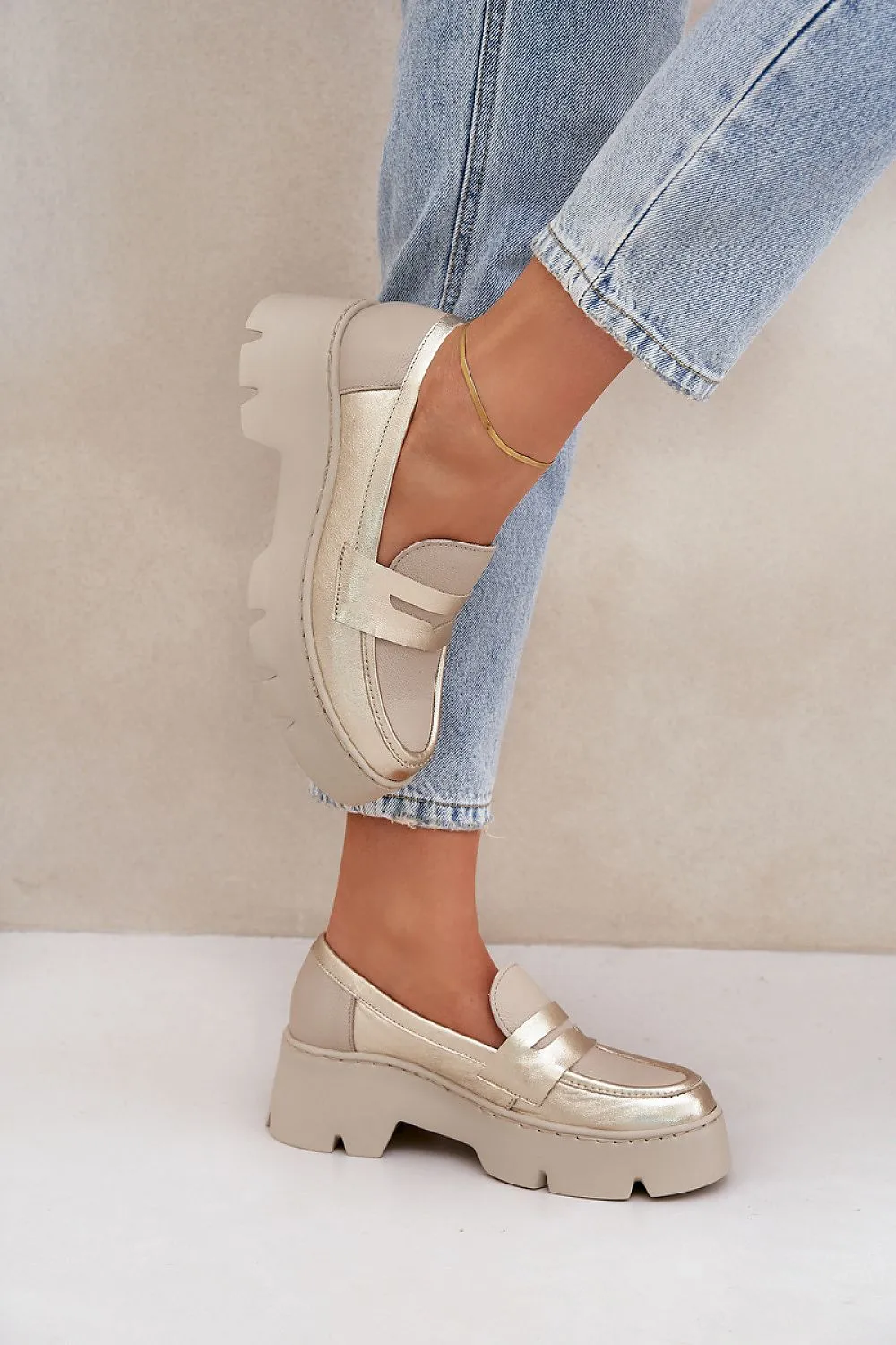 Mocassin Step in style