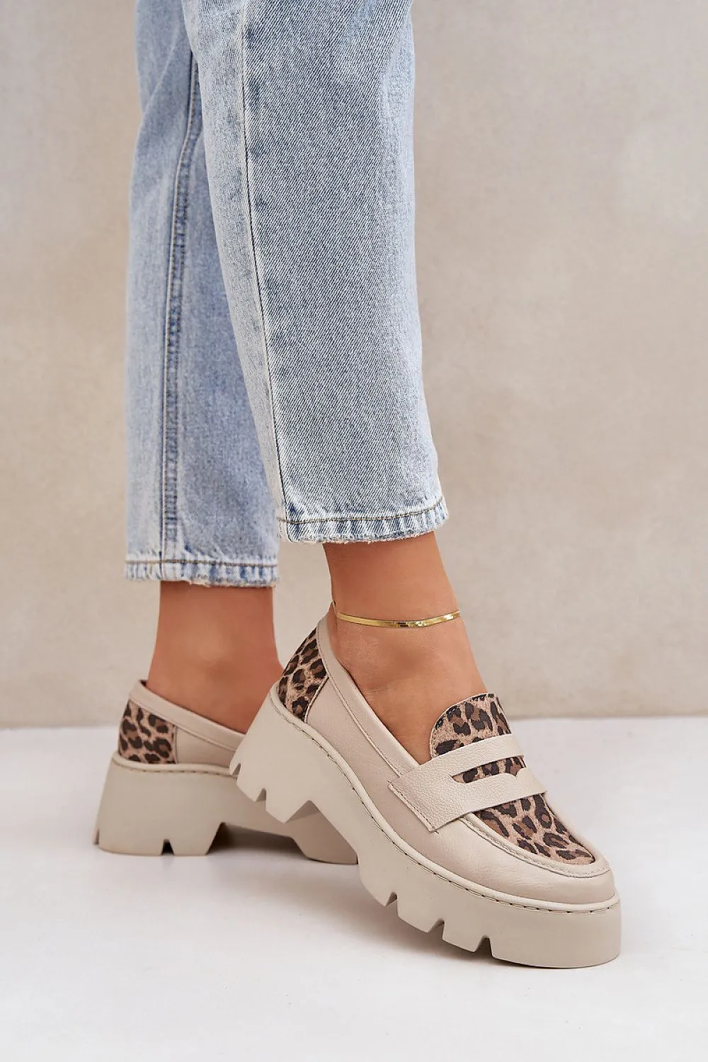 Mocassin Step in style