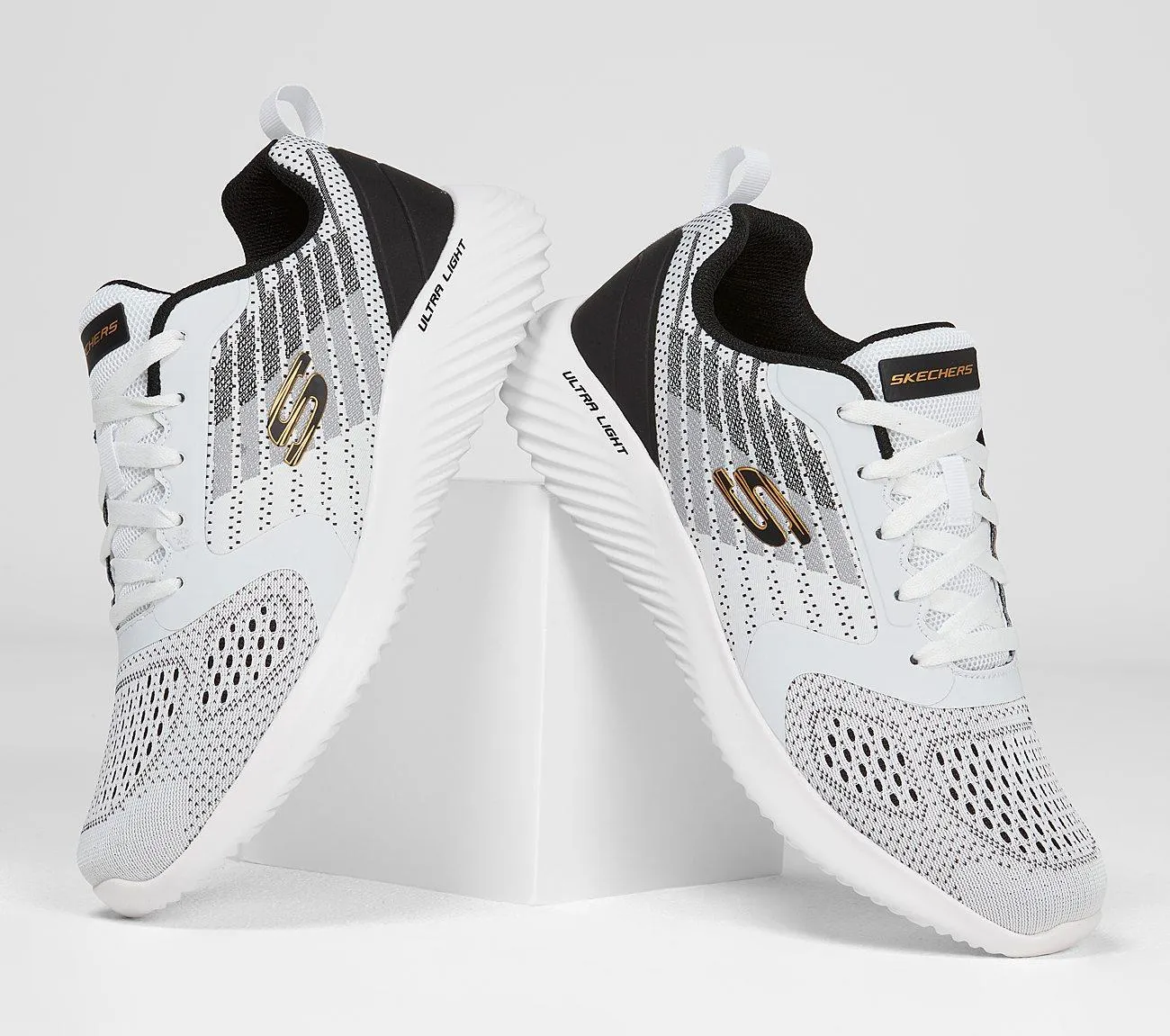 SKECHERS Men's Bounder - Verkona Running/Walking Trainers in White/Black