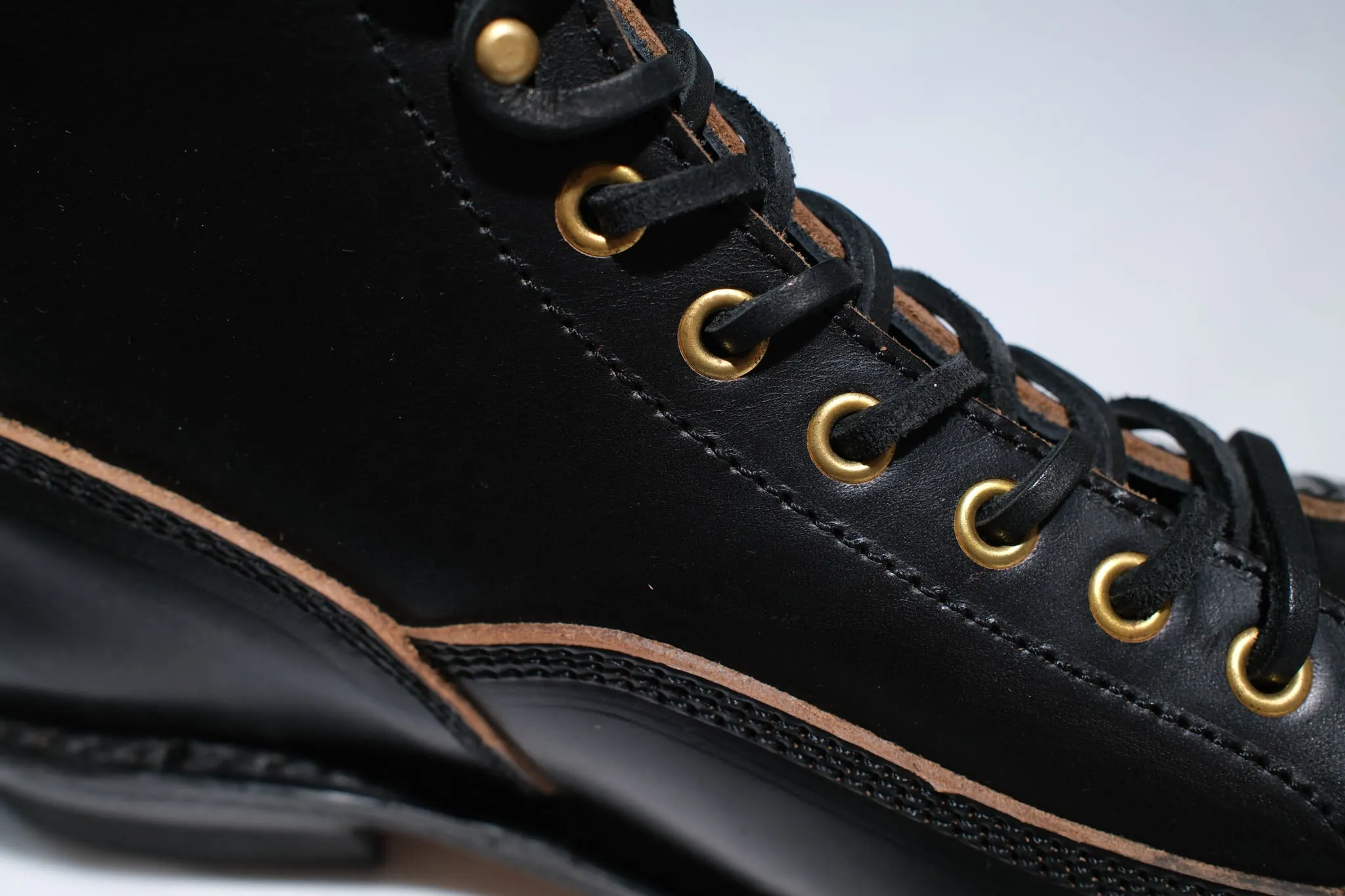 The Flat Head 6" Horsebutt Logger Boots (Black Tea-core)